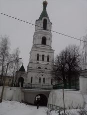Белокаменная церковь